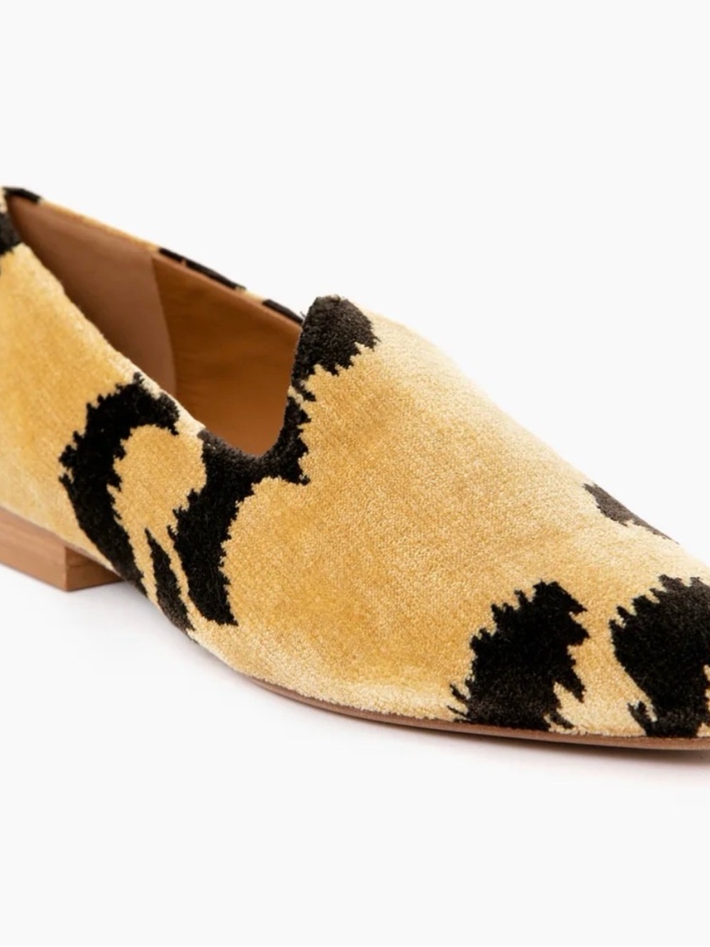 Le Monde Beryl Bevilacqua Tiger Venetian Slippers